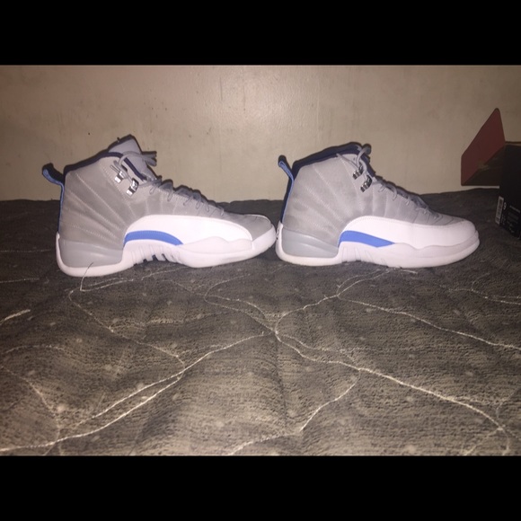 jordan 12 wolf grey - Picture 3 of 3